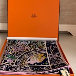 Authentic Hermès silk scarf: Fleurs de Giverny